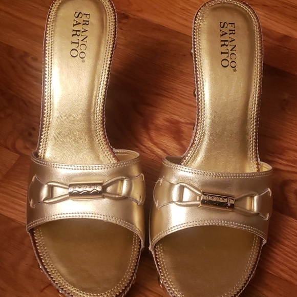 Gold Metallic Clogs - Picture 3 of 4